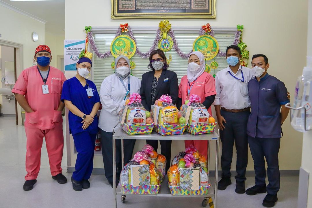 GJPMC spread festive Raya cheers to the patients through the distribution of Raya hampers for Hari Raya Celebration